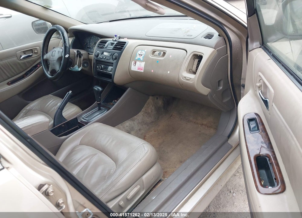 2001 HONDA ACCORD 3.0 EX VIN: 1HGCG16541A038619