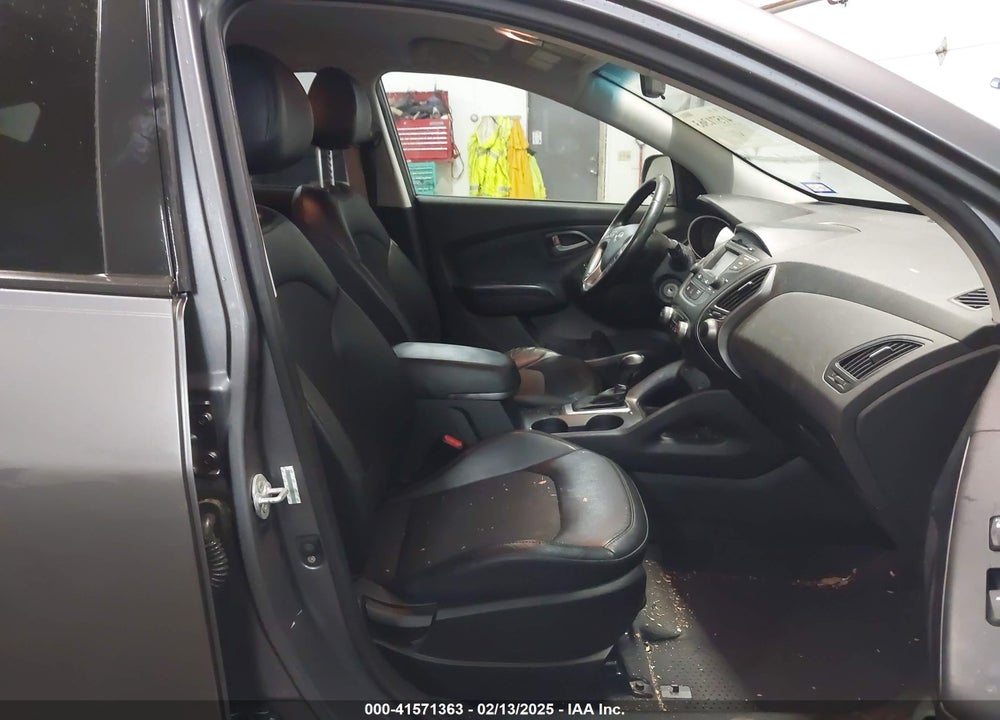 2014 HYUNDAI TUCSON VIN: KM8JUCAG4EU836704