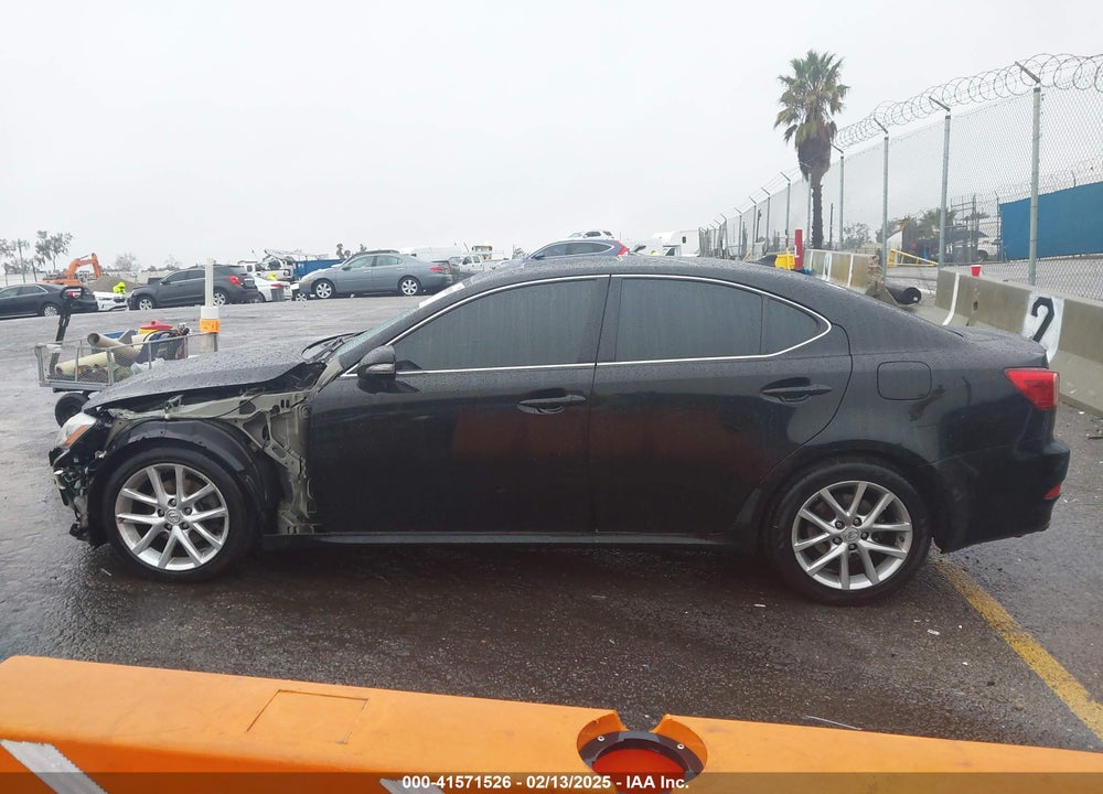 2011 LEXUS IS 250 VIN: JTHBF5C20B5137610