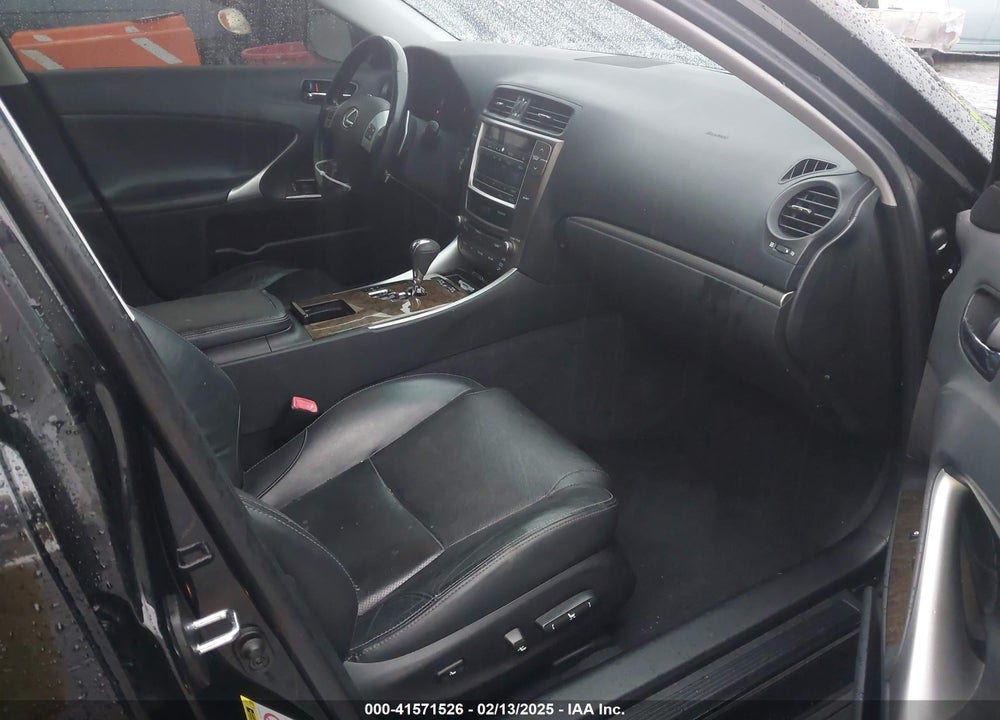 2011 LEXUS IS 250 VIN: JTHBF5C20B5137610