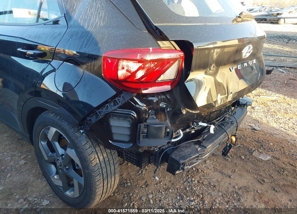 2024 HYUNDAI VENUE SEL VIN: KMHRC8A3XRU315850