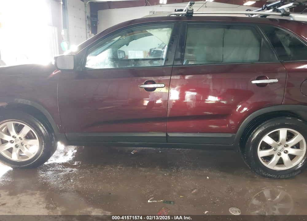2013 KIA SORENTO LX V6 VIN: 5XYKT4A27DG315059