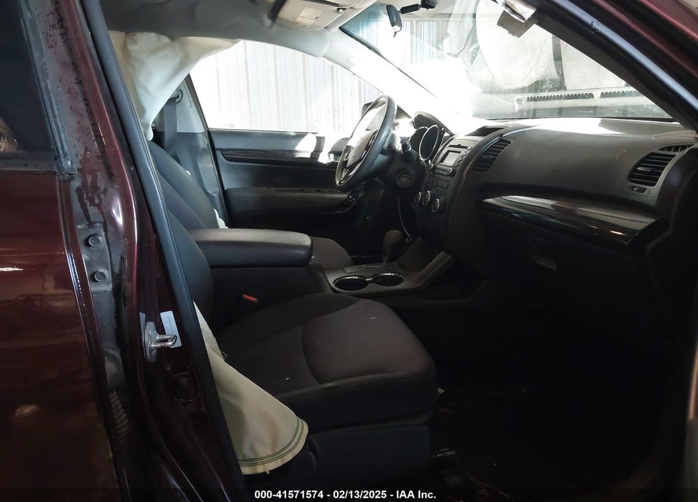 2013 KIA SORENTO LX V6 VIN: 5XYKT4A27DG315059
