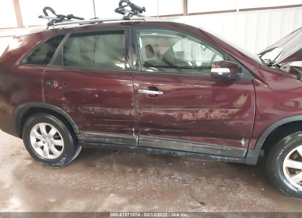 2013 KIA SORENTO LX V6 VIN: 5XYKT4A27DG315059
