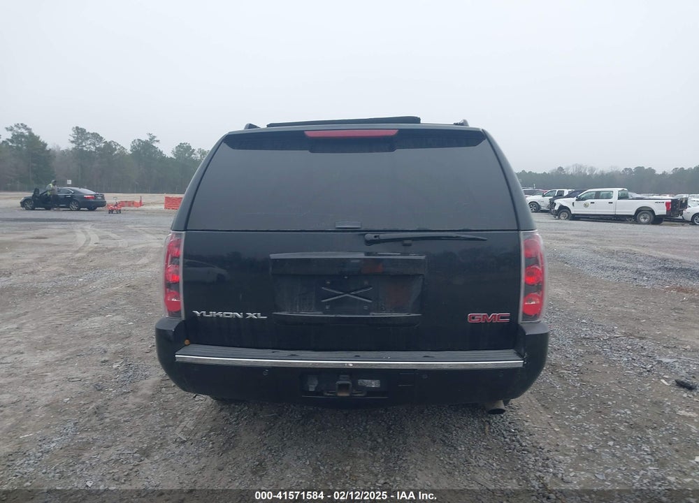 2008 GMC YUKON XL 1500 DENALI VIN: 1GKFK66838J248631