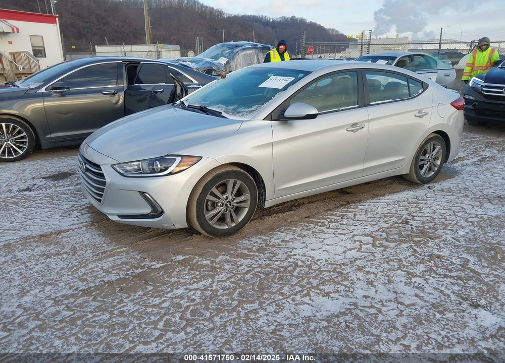 2017 HYUNDAI ELANTRA VIN: KMHD84LFXHU174675