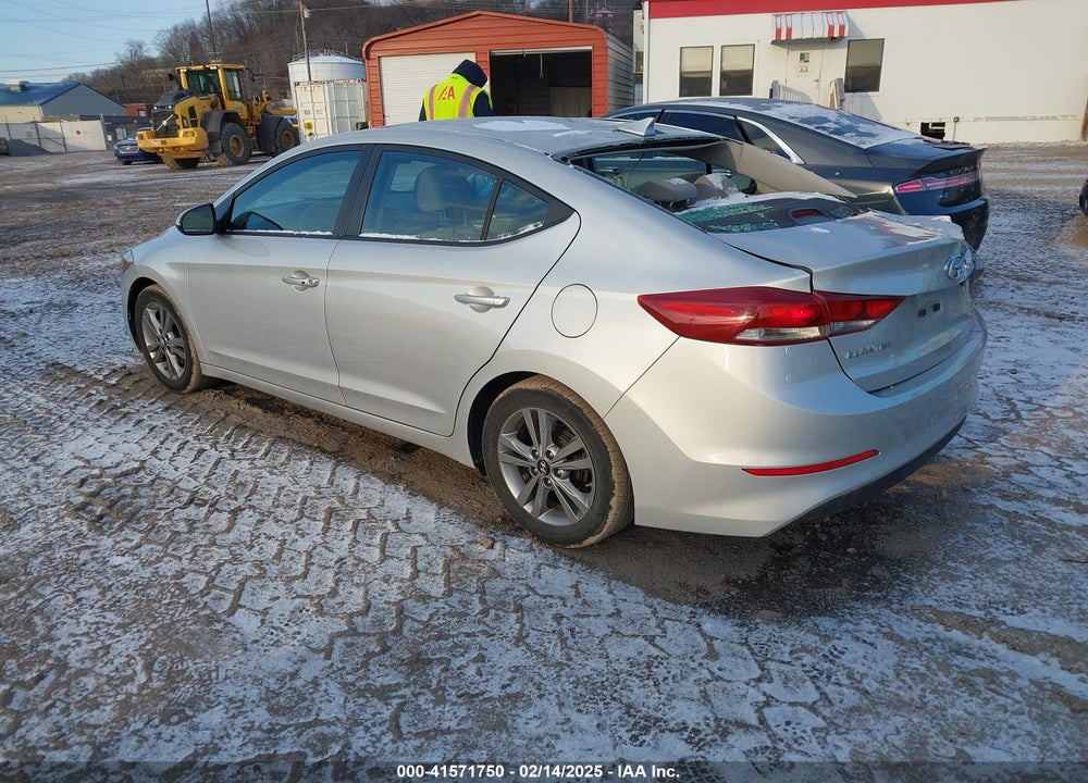 2017 HYUNDAI ELANTRA VIN: KMHD84LFXHU174675
