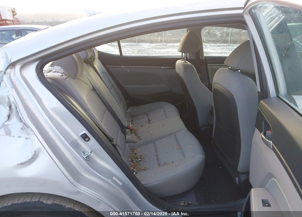 2017 HYUNDAI ELANTRA VIN: KMHD84LFXHU174675