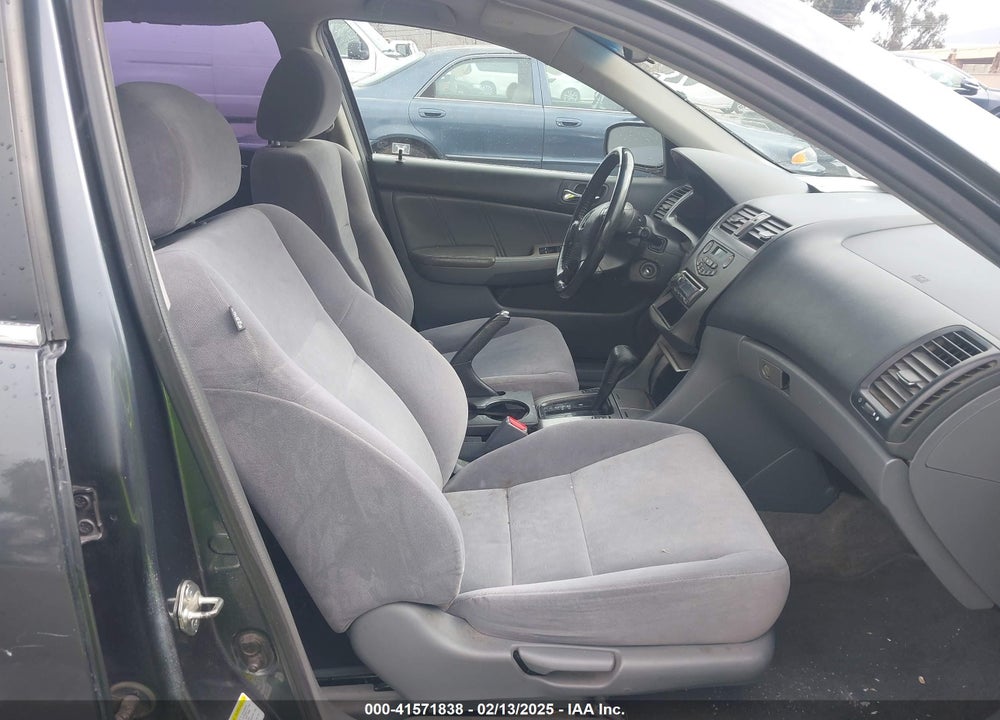 2005 HONDA ACCORD 3.0 EX VIN: 1HGCM66565A045096
