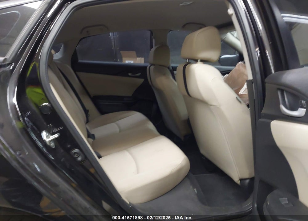 2018 HONDA CIVIC VIN: 19XFC2F58JE020361