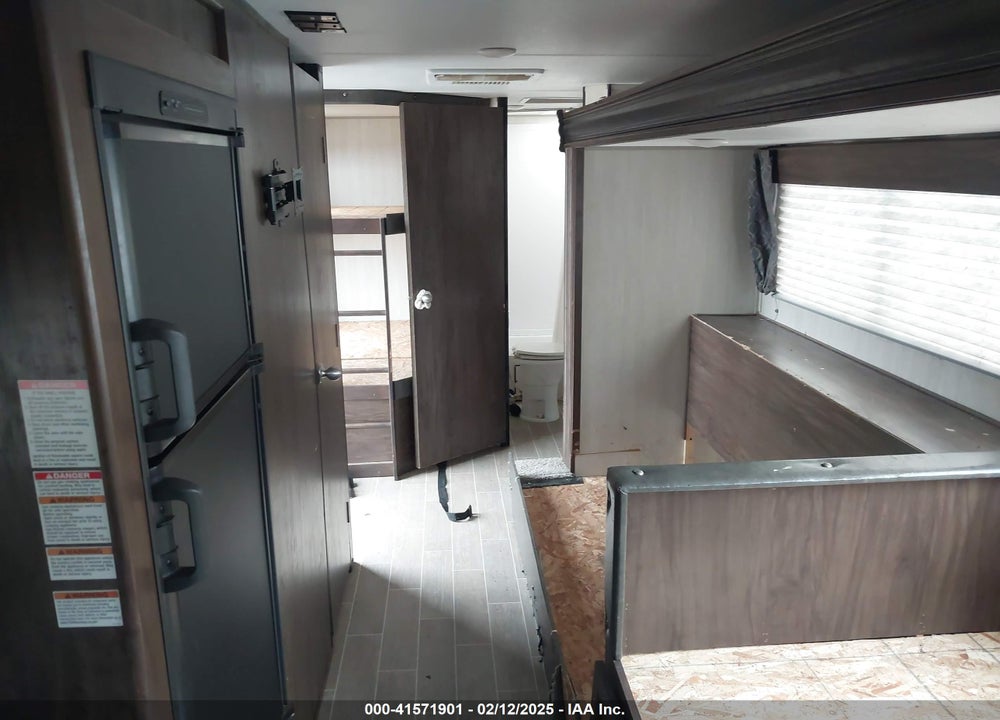2020 FOREST RIVER CHEROKEE VIN: 4X4TCKB2XLK061230