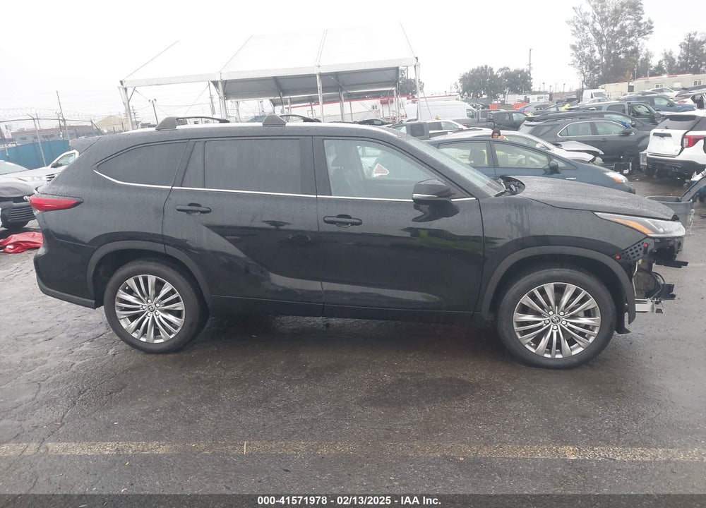 2022 TOYOTA HIGHLANDER PLATINUM VIN: 5TDFZRAH1NS128521