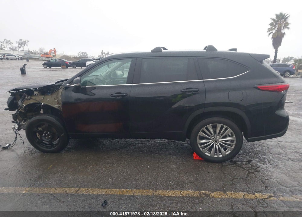 2022 TOYOTA HIGHLANDER PLATINUM VIN: 5TDFZRAH1NS128521