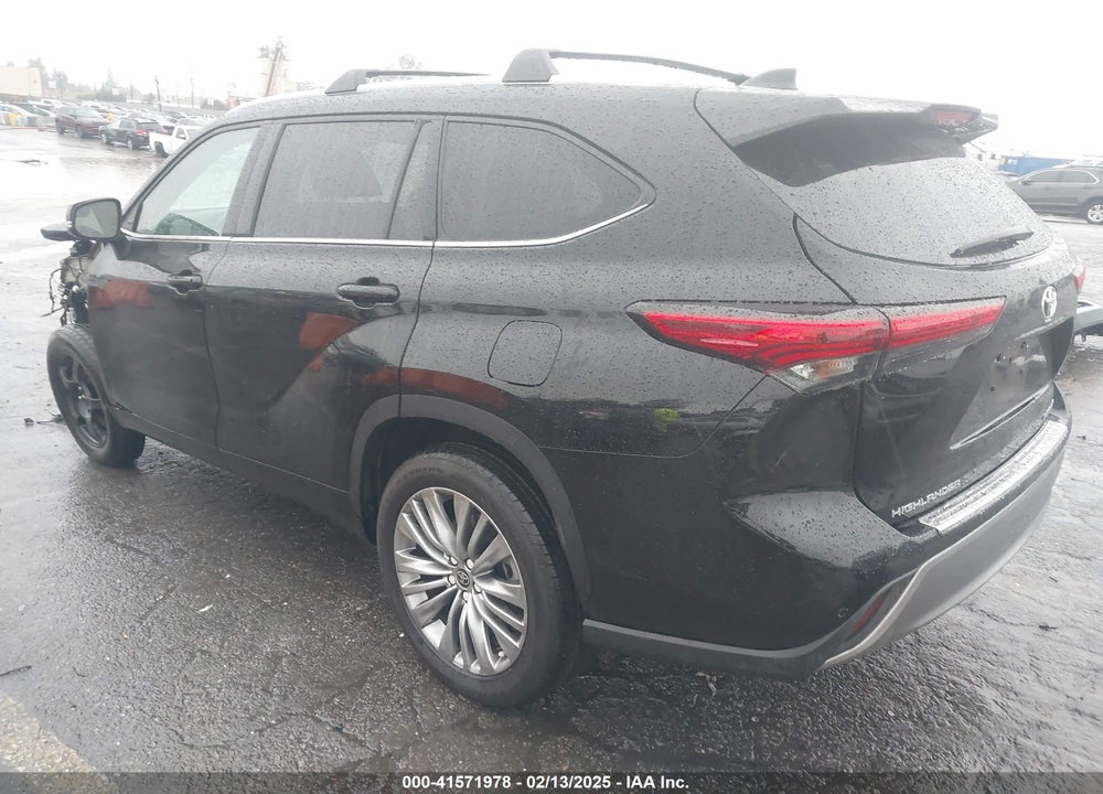 2022 TOYOTA HIGHLANDER PLATINUM VIN: 5TDFZRAH1NS128521