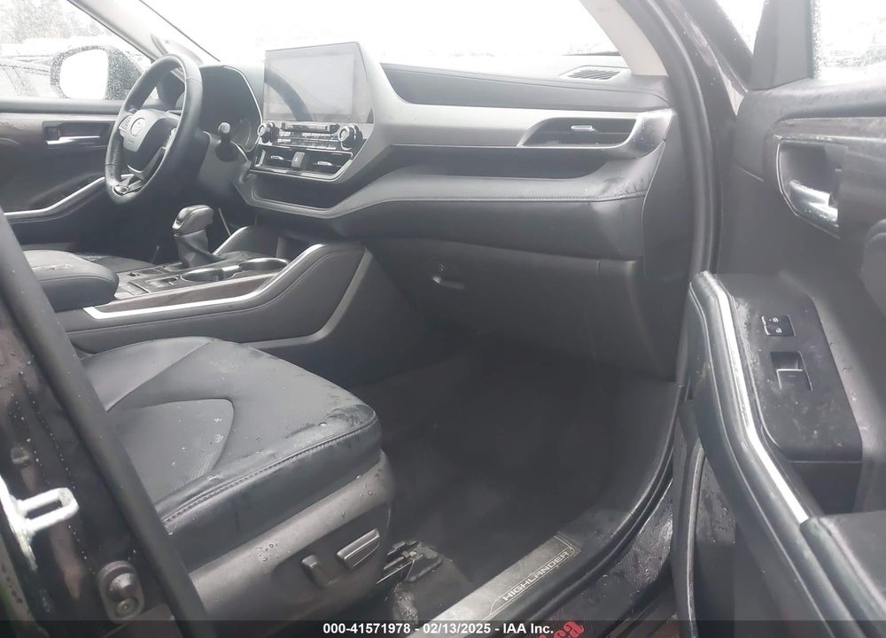 2022 TOYOTA HIGHLANDER PLATINUM VIN: 5TDFZRAH1NS128521