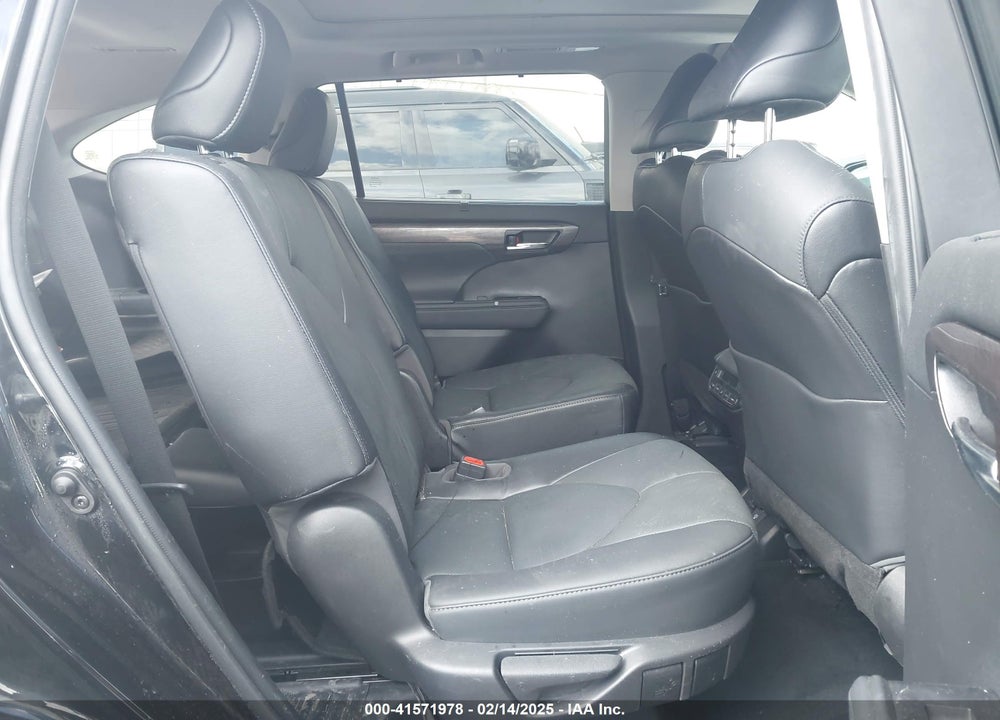 2022 TOYOTA HIGHLANDER PLATINUM VIN: 5TDFZRAH1NS128521
