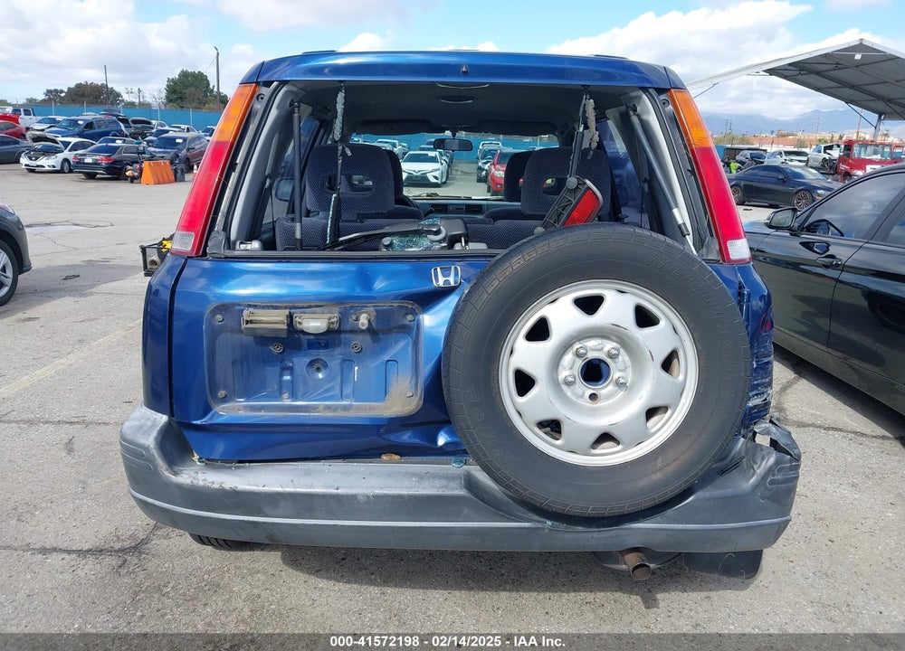 1998 HONDA CR-V LX VIN: JHLRD1845WC068779