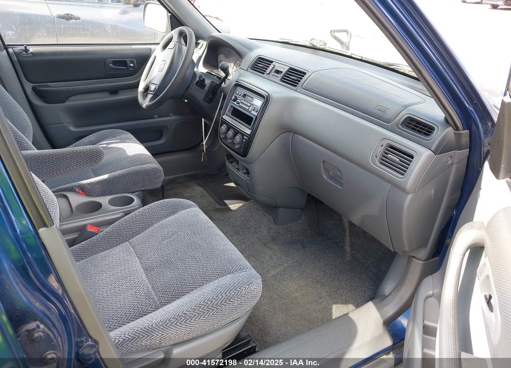 1998 HONDA CR-V LX VIN: JHLRD1845WC068779