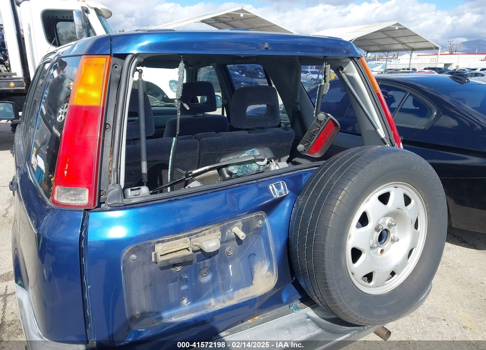 1998 HONDA CR-V LX VIN: JHLRD1845WC068779