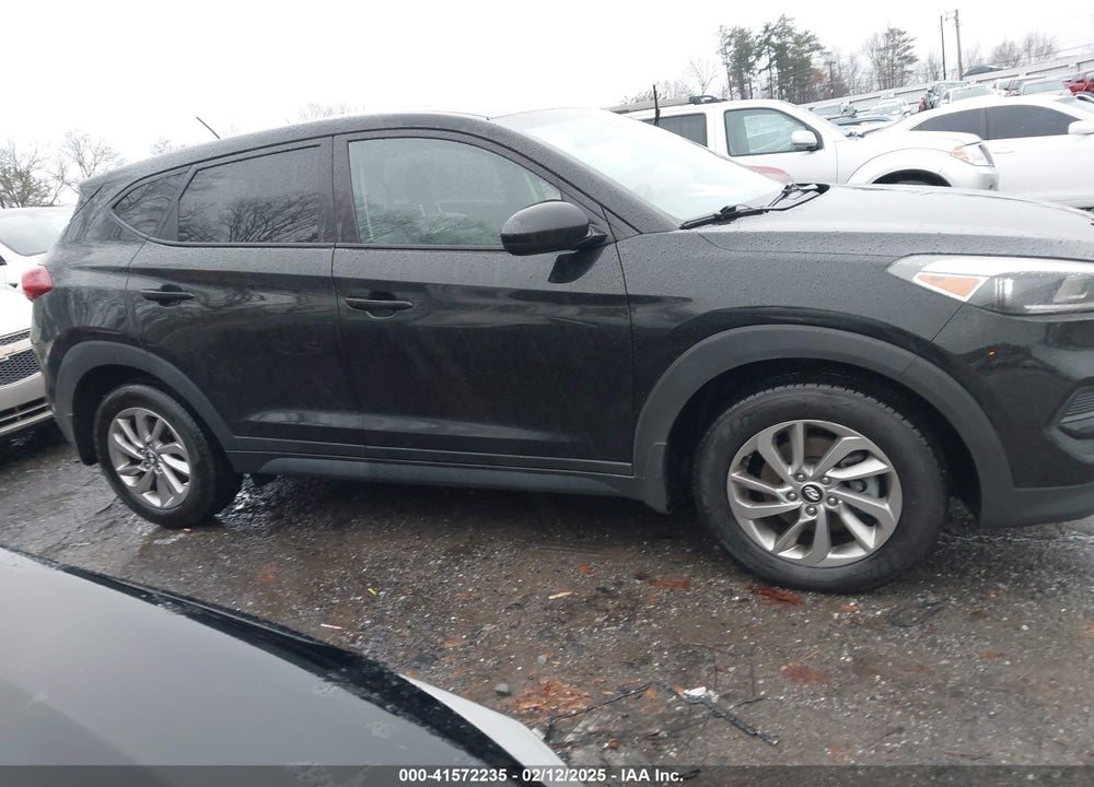 2017 HYUNDAI TUCSON SE VIN: KM8J23A4XHU460784
