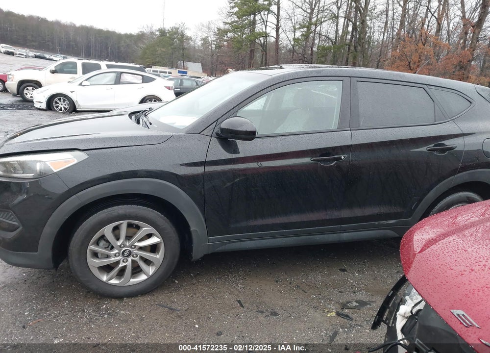 2017 HYUNDAI TUCSON SE VIN: KM8J23A4XHU460784