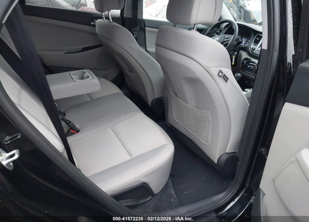 2017 HYUNDAI TUCSON SE VIN: KM8J23A4XHU460784