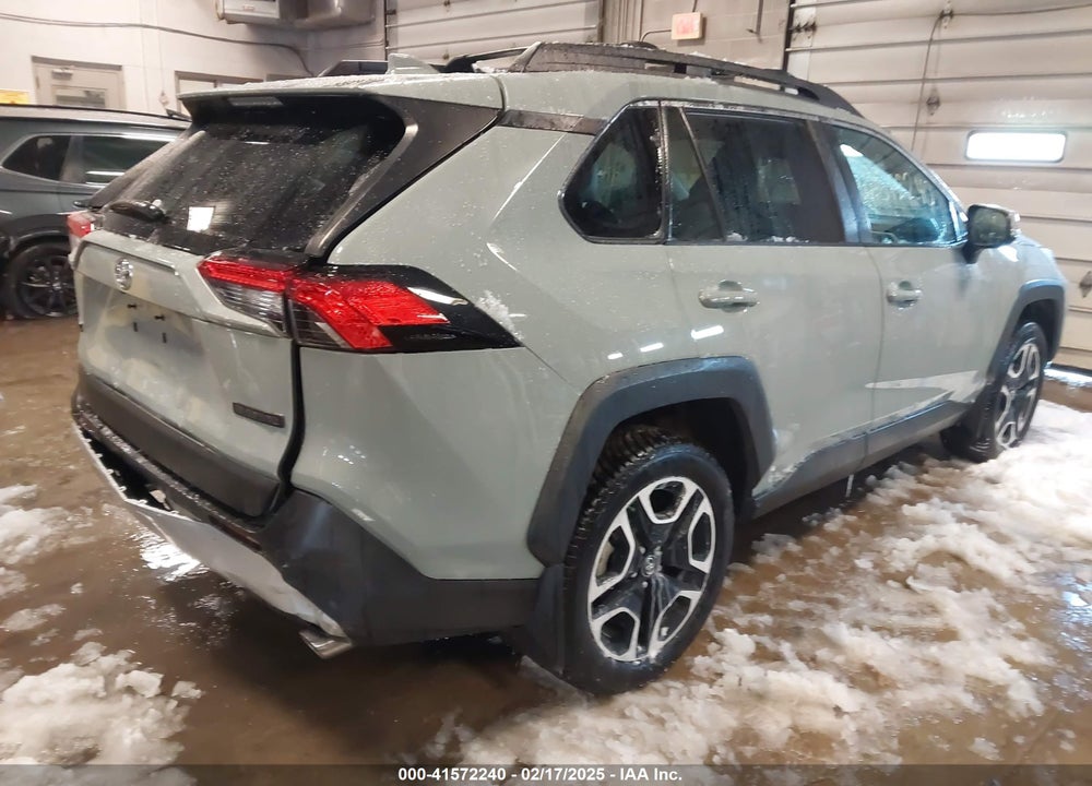 2020 TOYOTA RAV4 VIN: 2T3J1RFV8LC075572