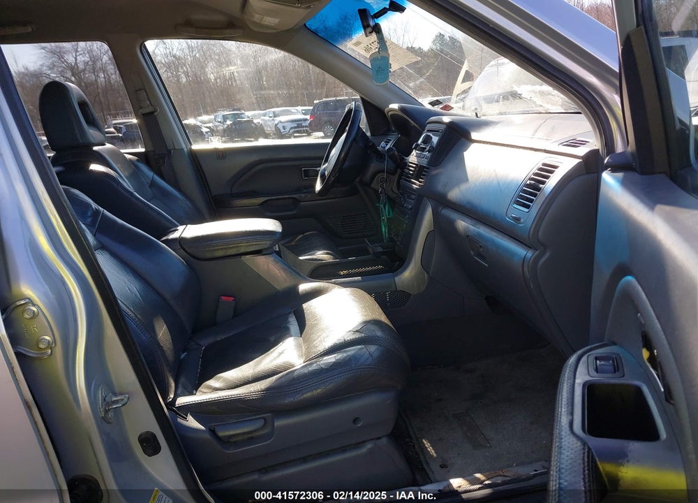 2004 HONDA PILOT EX-L VIN: 2HKYF186X4H586988
