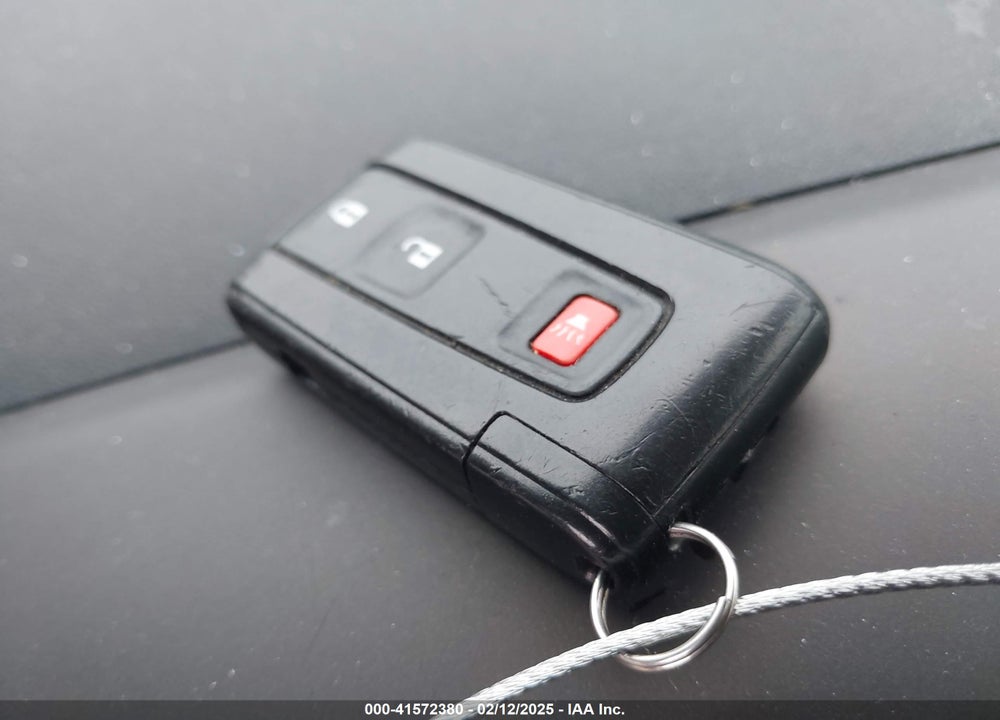 2005 TOYOTA PRIUS VIN: JTDKB20U053068855