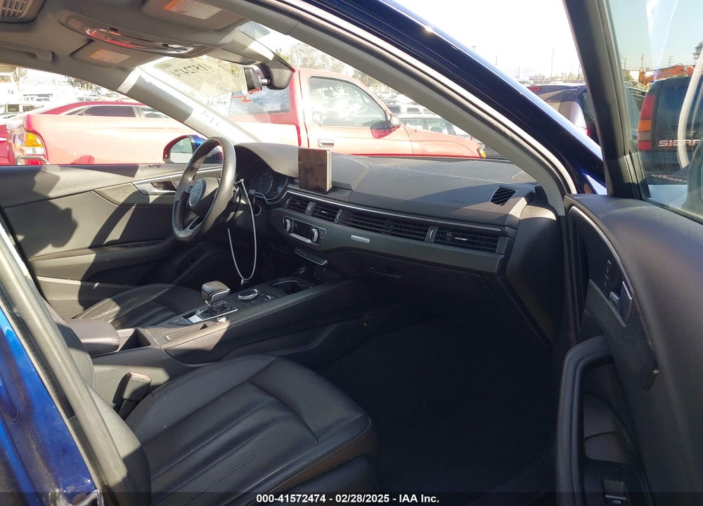 2019 AUDI A4 VIN: WAUDNAF44KN006633