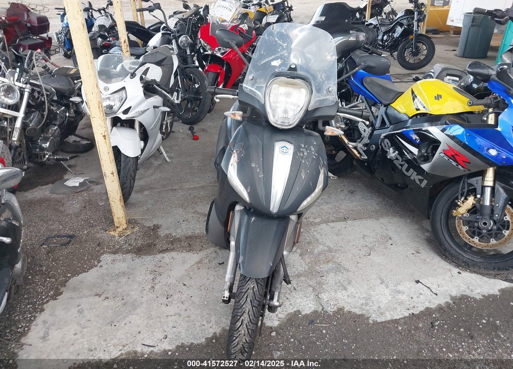 2015 PIAGGIO BV 350 VIN: ZAPM690T2F5002888