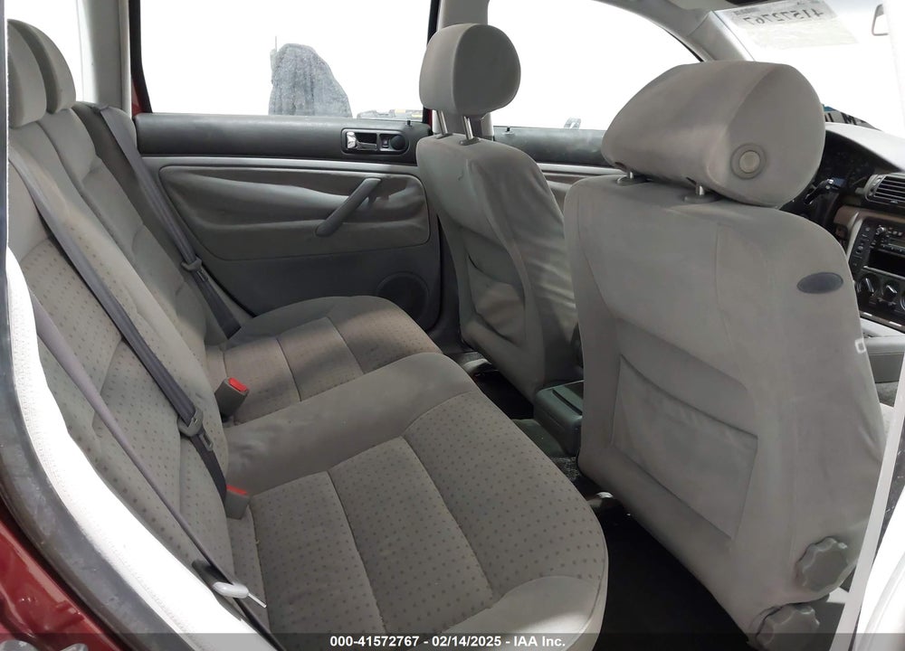2000 VOLKSWAGEN PASSAT GLS VIN: WVWNA23B2YE255341