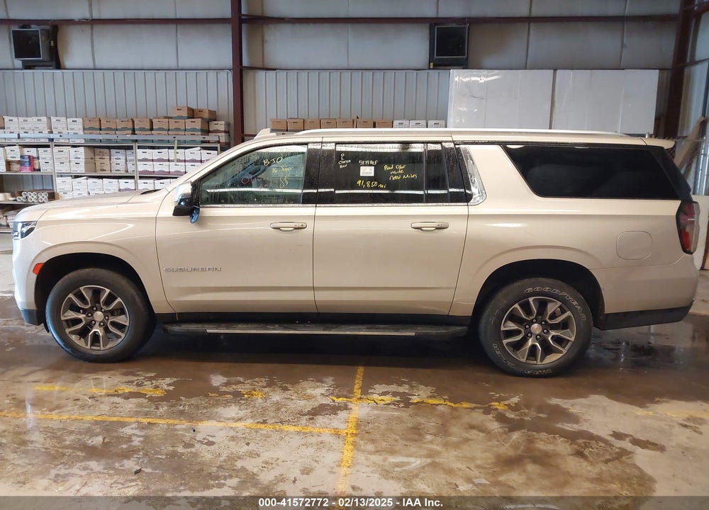 2021 CHEVROLET SUBURBAN 4WD LT VIN: 1GNSKCKD8MR136714