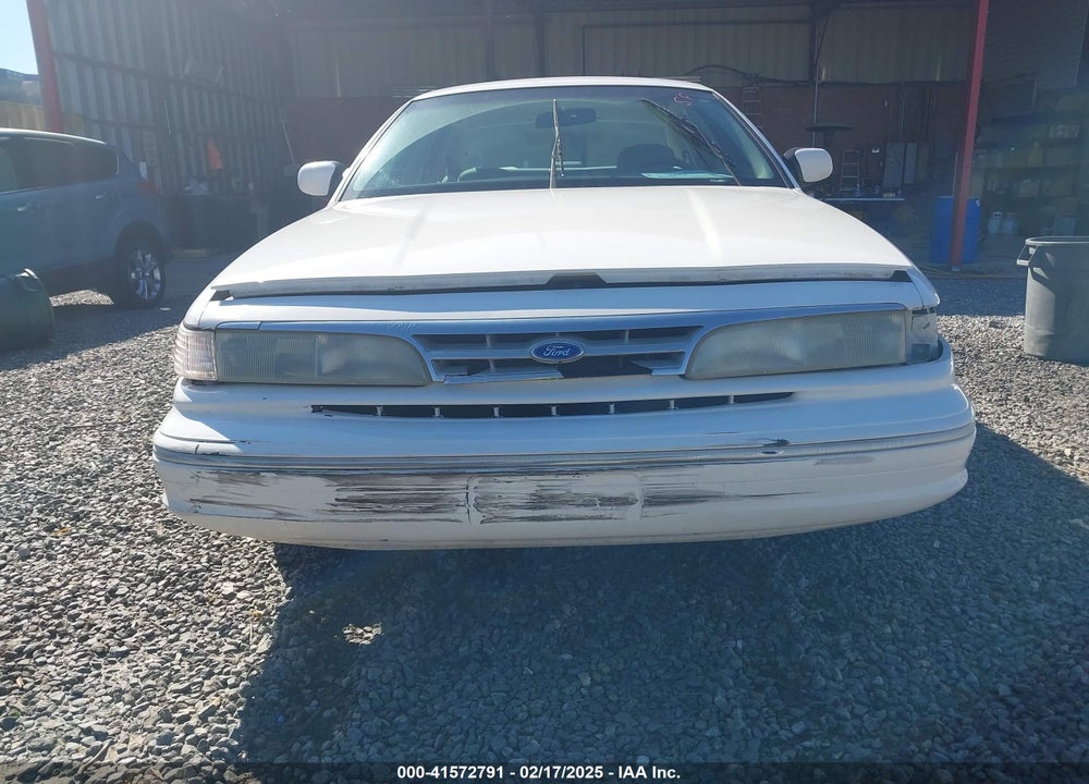 1996 FORD CROWN VICTORIA VIN: 2FALP73W9TX108730