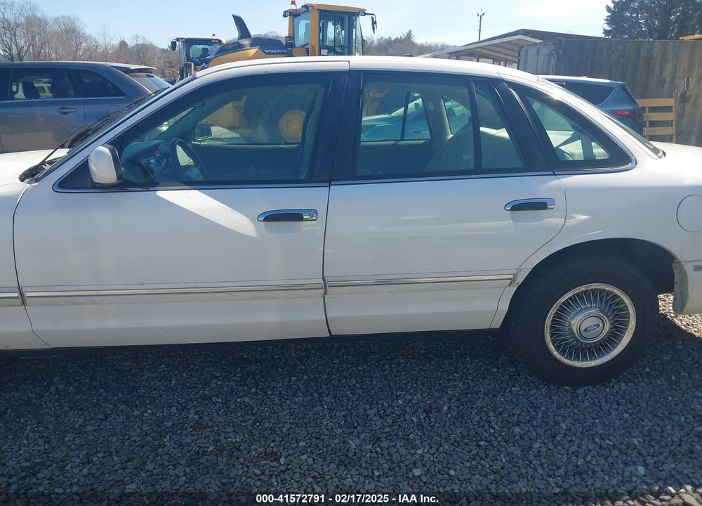 1996 FORD CROWN VICTORIA VIN: 2FALP73W9TX108730