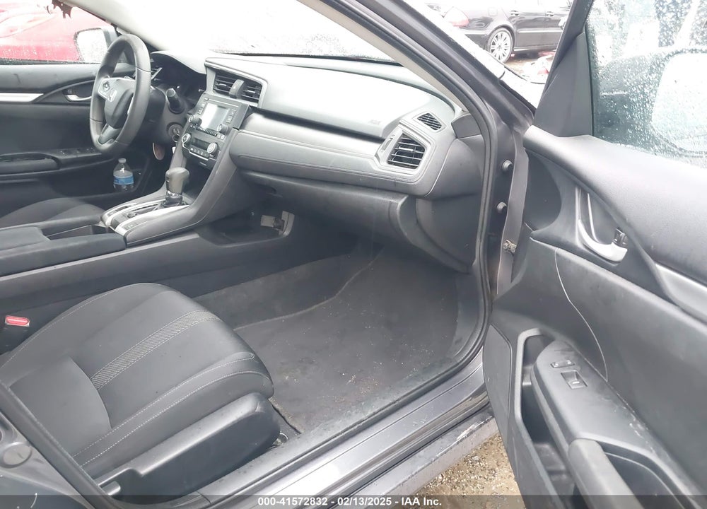 2018 HONDA CIVIC LX VIN: 2HGFC2F57JH585447