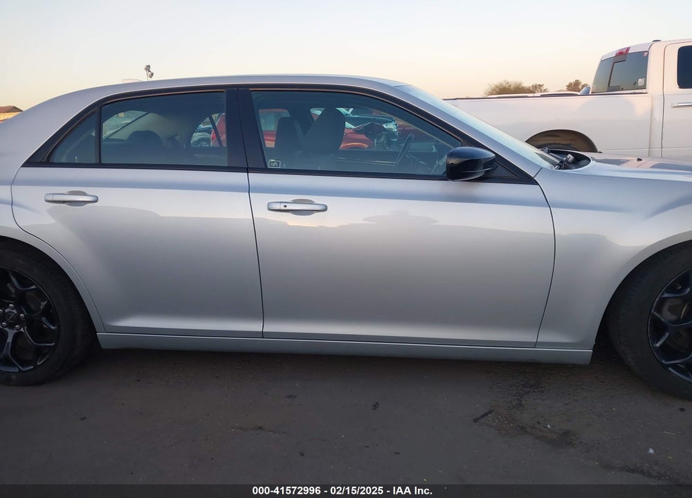 2019 CHRYSLER 300 VIN: 2C3CCAAG6KH673903