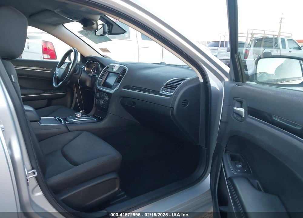 2019 CHRYSLER 300 VIN: 2C3CCAAG6KH673903