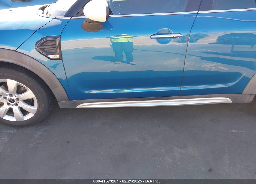 2017 MINI COUNTRYMAN COOPER VIN: WMZYS7C37H3E06589