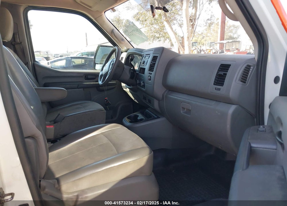 2017 NISSAN NV CARGO NV2500 HD S V6 VIN: 1N6BF0KY8HN805847