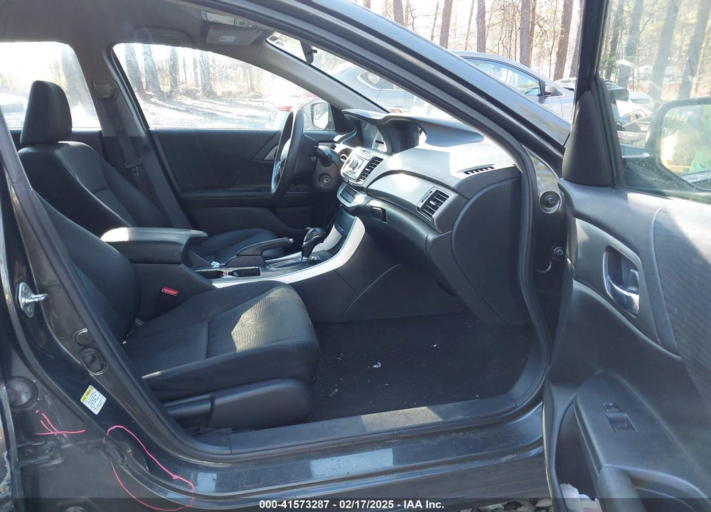 2014 HONDA ACCORD VIN: 1HGCR2F32EA021841