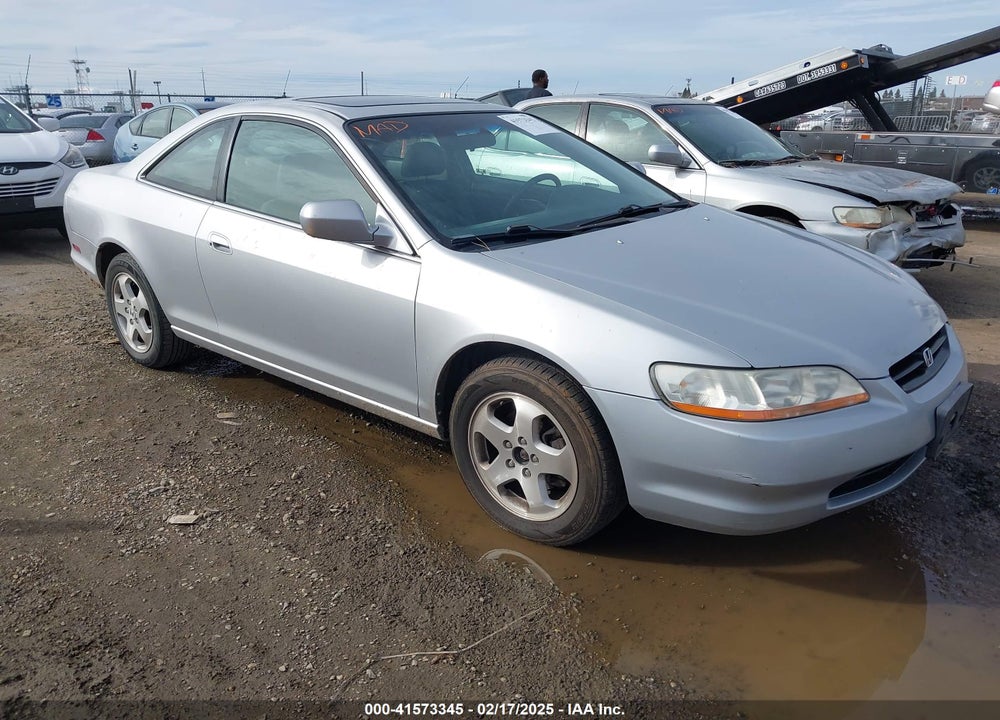 2000 HONDA ACCORD 3.0 EX VIN: 1HGCG2252YA018889