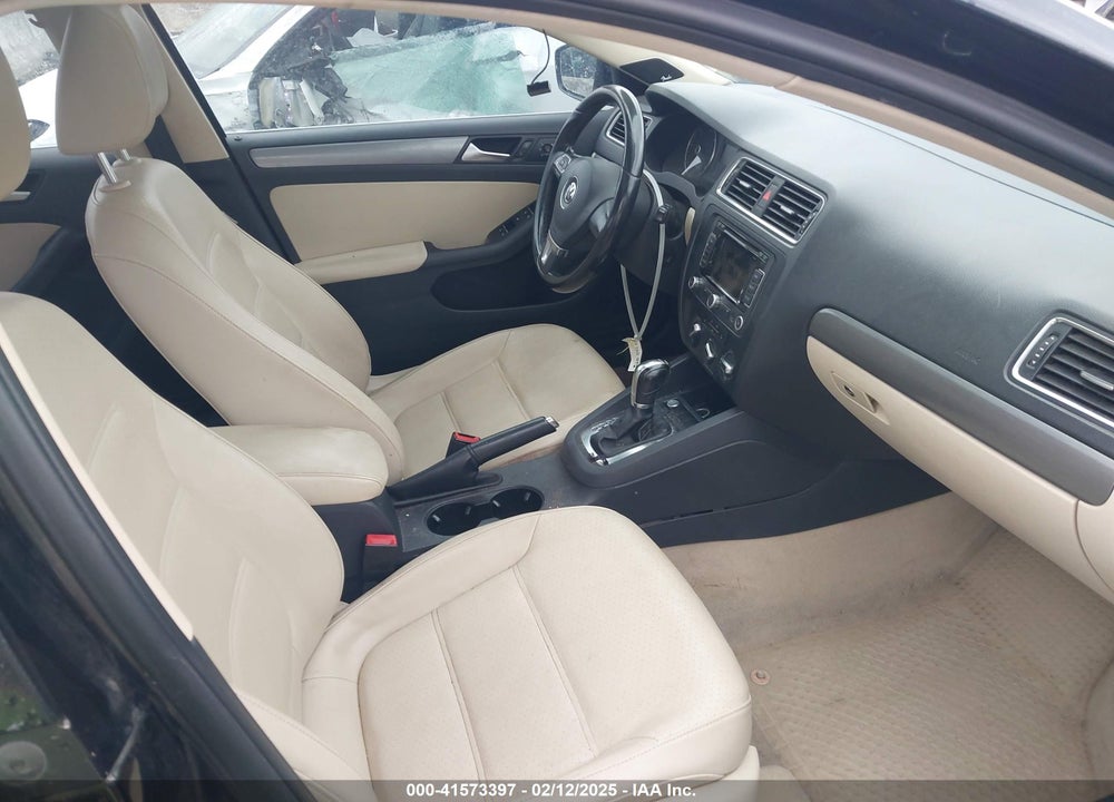 2013 VOLKSWAGEN JETTA VIN: 3VWLL7AJXDM230746