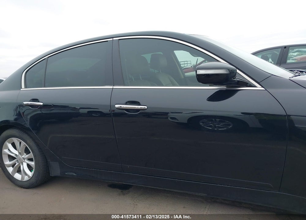 2013 HYUNDAI GENESIS VIN: KMHGC4DD2DU251784