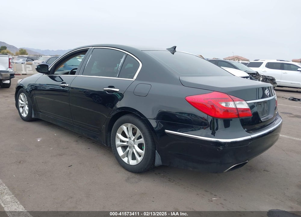2013 HYUNDAI GENESIS VIN: KMHGC4DD2DU251784