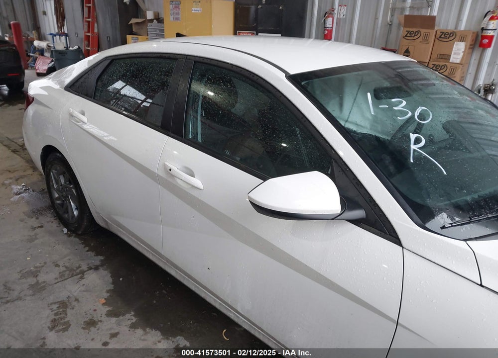 2024 HYUNDAI ELANTRA VIN: KMHLM4DG2RU655830