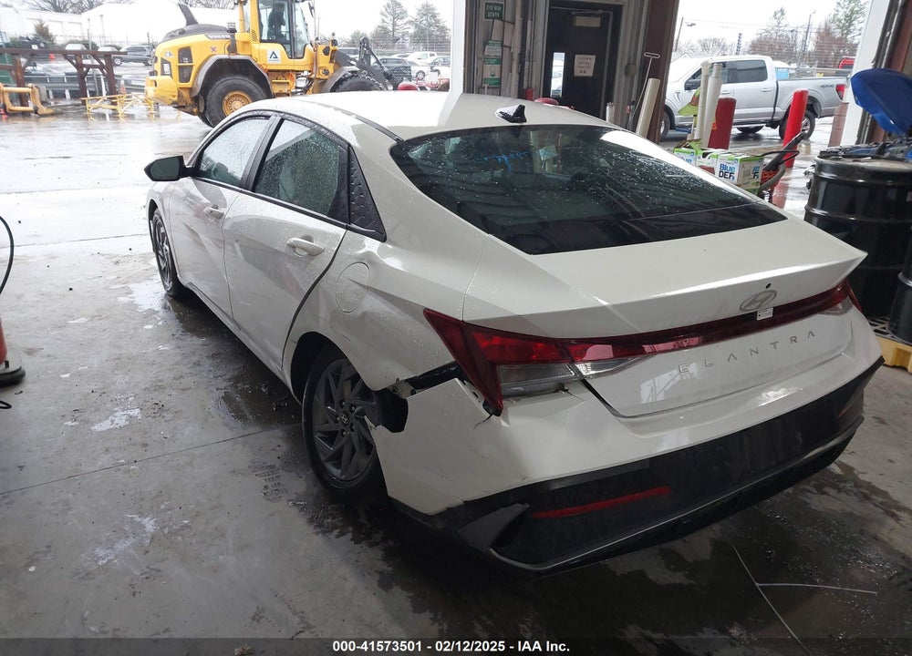 2024 HYUNDAI ELANTRA VIN: KMHLM4DG2RU655830