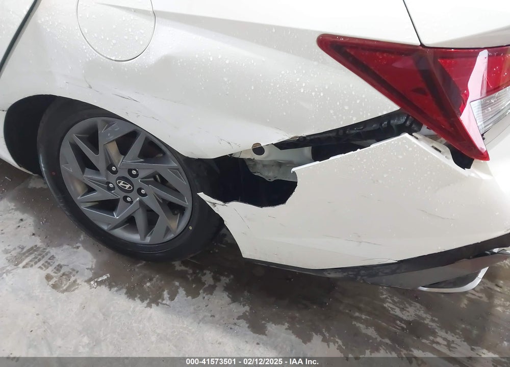 2024 HYUNDAI ELANTRA VIN: KMHLM4DG2RU655830