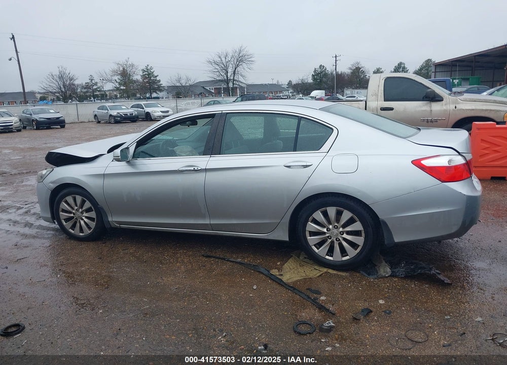 2013 HONDA ACCORD VIN: 1HGCR2F72DA042108