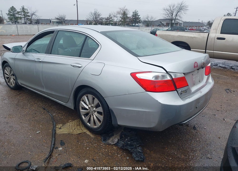 2013 HONDA ACCORD VIN: 1HGCR2F72DA042108